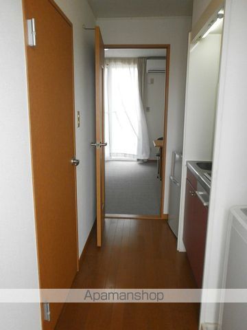 レオパレス丸の玄関写真