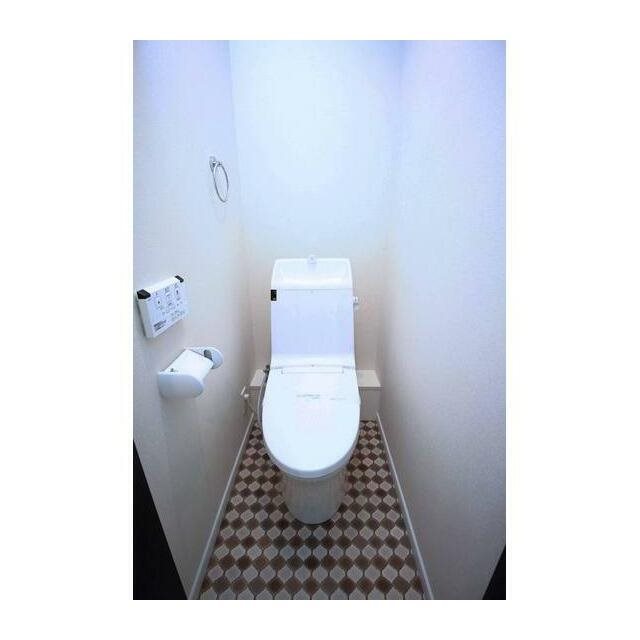 京急本線 金沢文庫駅 徒歩10分 2階建 築11年のトイレ写真