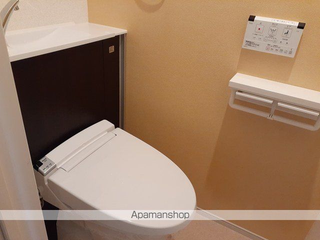 カラク・IIのトイレ写真