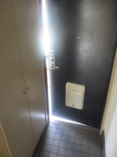 玄関　反転間取参照