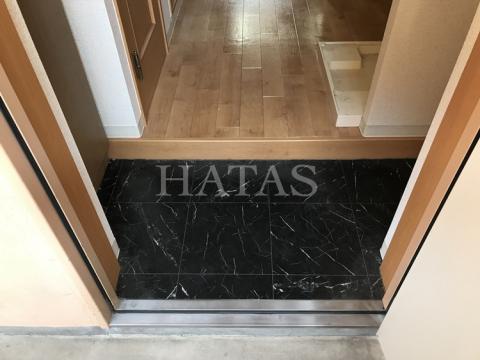玄関　同物件別部屋です。