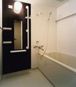 バス・シャワールーム　落ち着いた空間のお風呂です