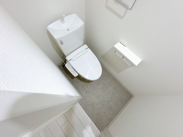 阪急千里線 山田駅 徒歩10分 3階建 築2年のトイレ写真