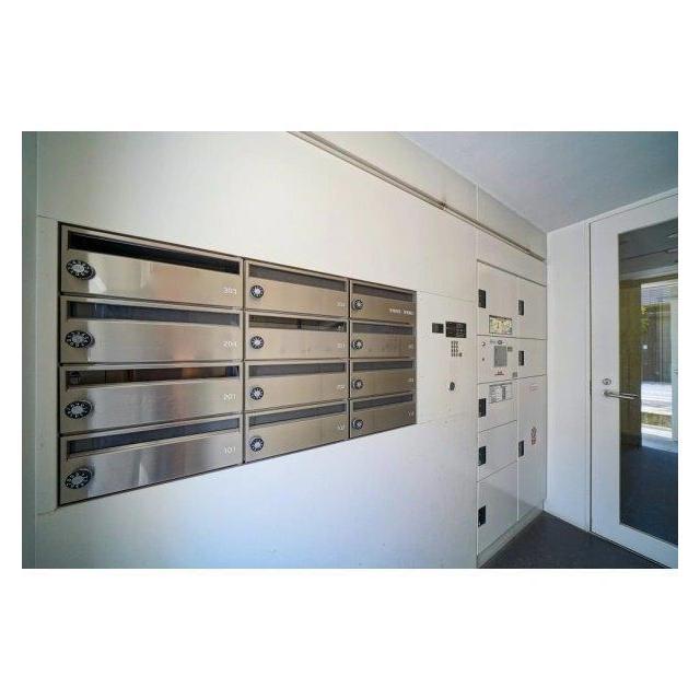 エントランス　宅配ボックス