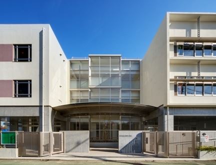 小学校　桜町小学校（小学校）まで973m