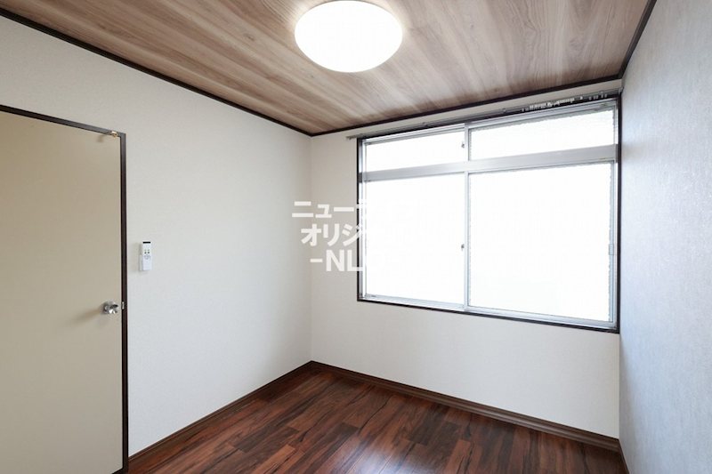 その他　洋室3.8帖／LEDシーリングライトを設置済♪