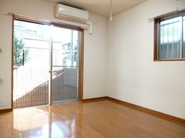 ＪＲ中央線 高円寺駅 徒歩10分 3階建 築22年の居間写真