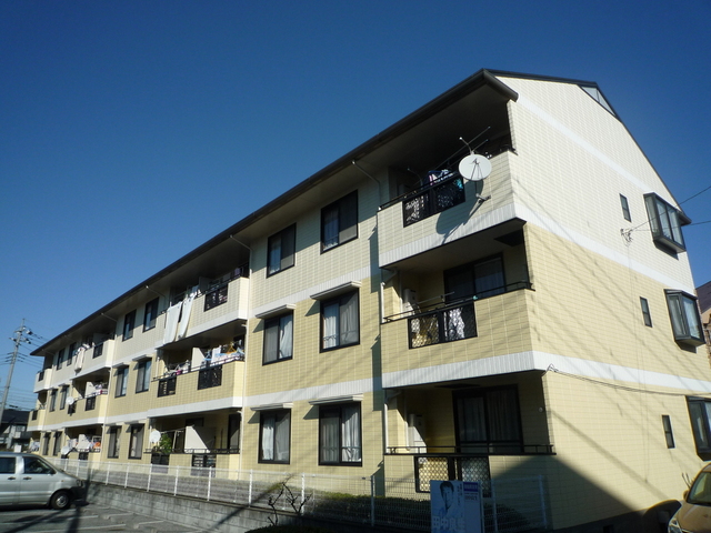 建物外観　ファミリーにおすすめの３ＤＫ♪