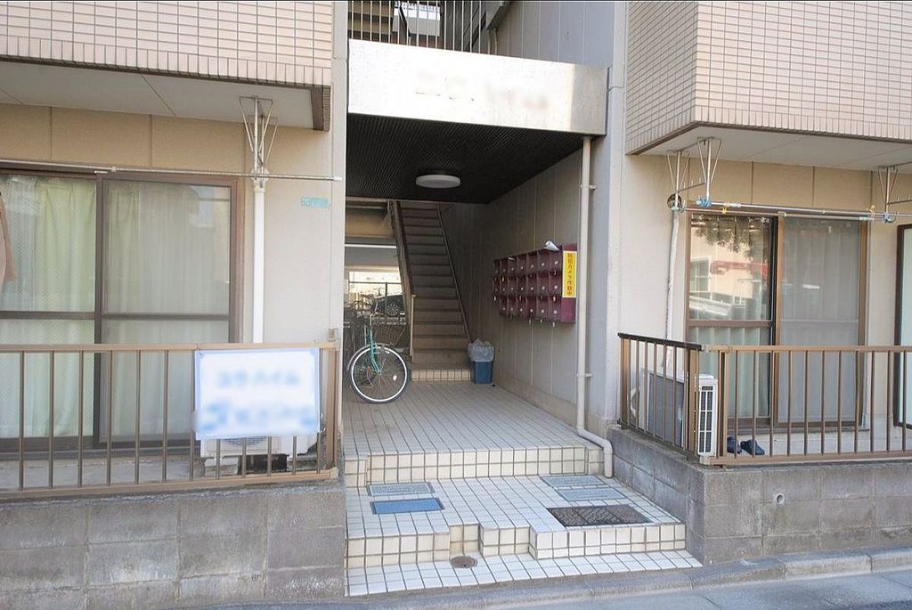 エントランス　エントランス