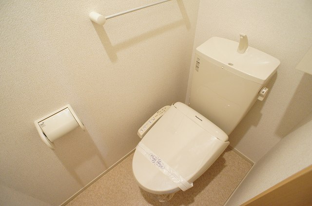 ＪＲ京浜東北線 西川口駅 徒歩11分 2階建 築12年のトイレ写真