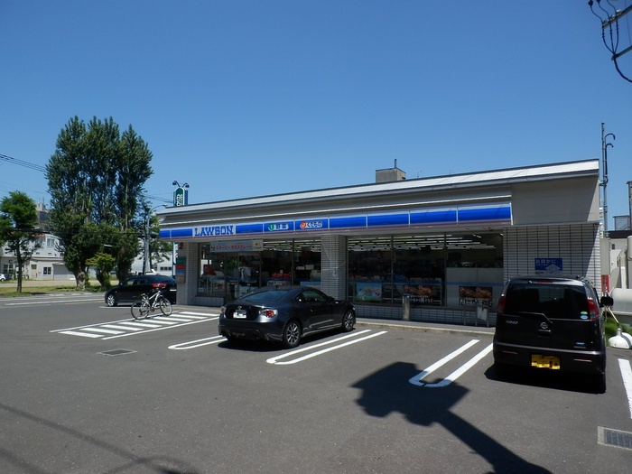 コンビニ　ローソン中央1条4丁目店（コンビニ）まで408m