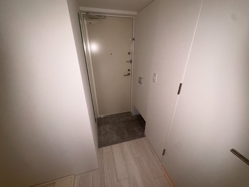 セレニテ西元町アリエの玄関写真