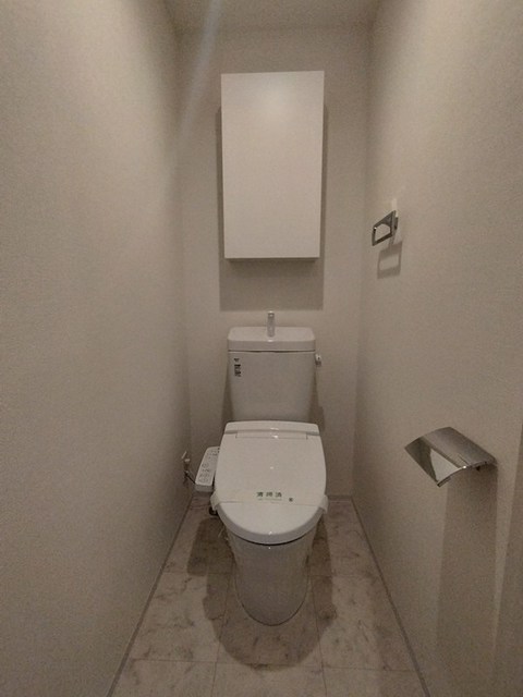 トイレ　※写真は同タイプ別部屋のものです