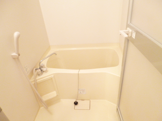 バス・シャワールーム　バス、トイレ別です。