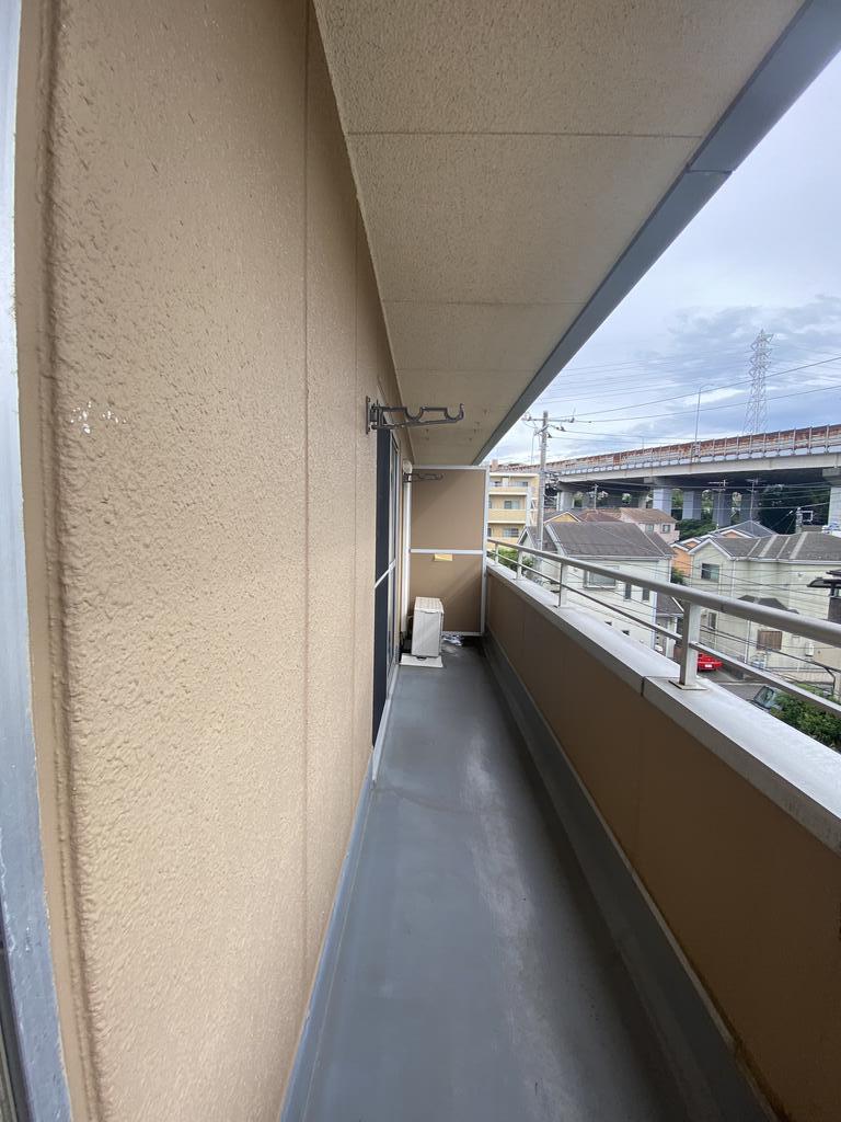 バルコニー　二部屋分の広々バルコニー
