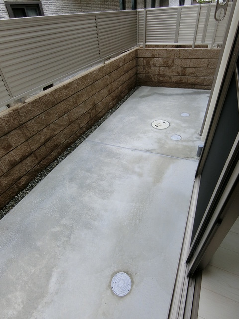 庭　１階は電動シャッター付きです