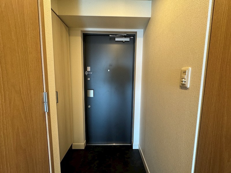 プレサンス三宮フラワーロードの玄関写真