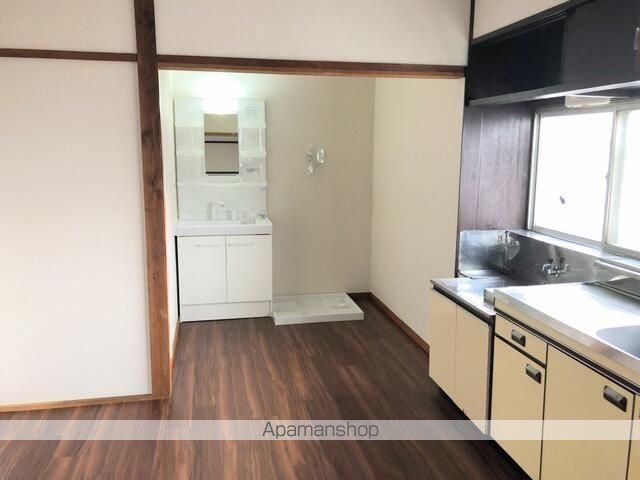 鶴巻北2丁目戸建の内装写真