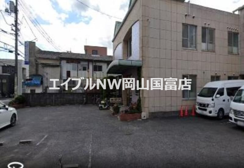 病院　岡田内科（病院）まで843m