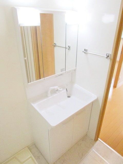 洗面設備　★独立洗面台です、なくちゃ困りますね★