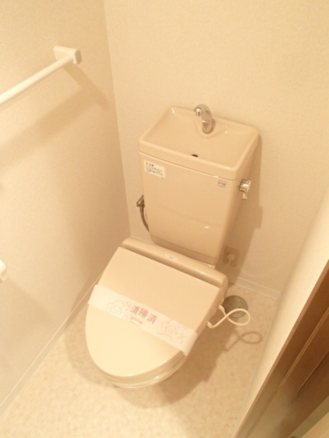 トイレ　★寒い日に嬉しい暖房便座付き★
