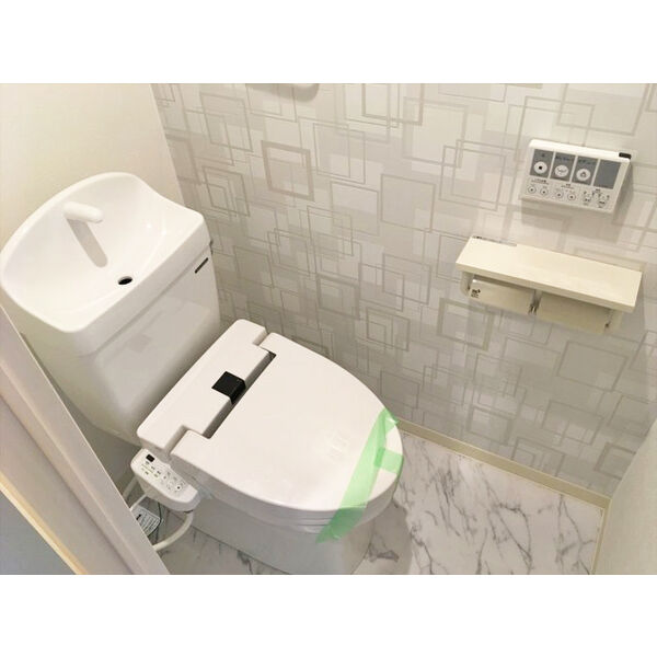 トイレ　清潔感のあるウォシュレット付きのトイレです♪