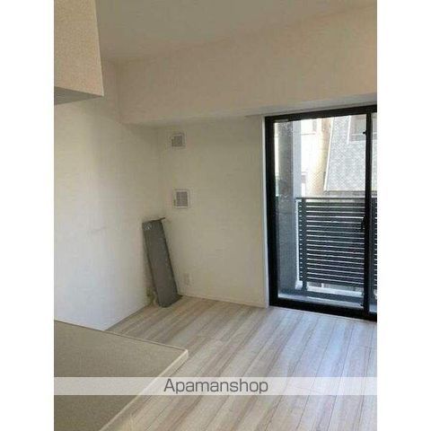 SーRESIDENCE新宿御苑の居間写真