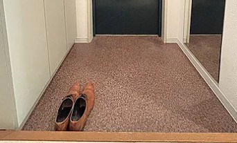 自由ヶ丘サニーヒルズの玄関写真