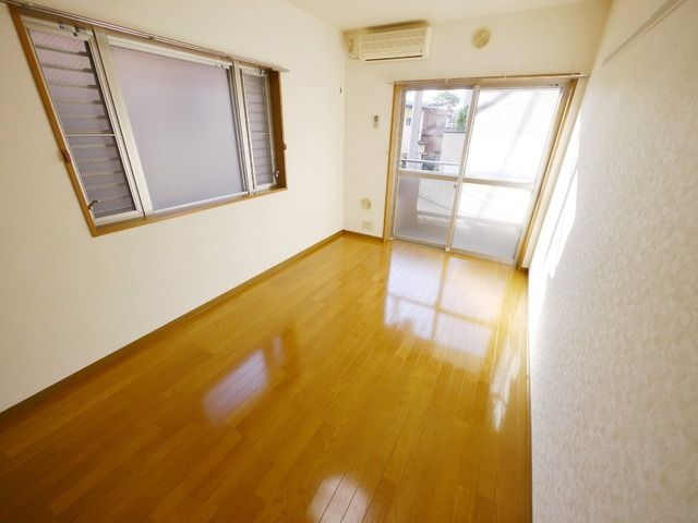 西武池袋線 所沢駅 徒歩5分 5階建 築26年の居間写真