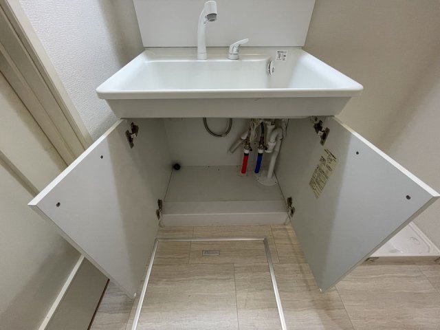 洗面設備　コンパクトで使いやすい洗面所