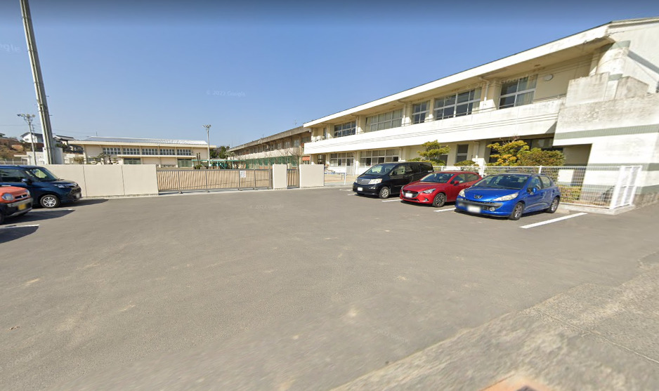 小学校　飯山南小学校（小学校）まで1118m