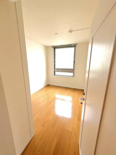 その他部屋・スペース　落ち着いて過ごせるお部屋なので、寝室にいかがでしょうか