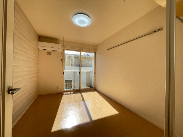 RESIDENCE メルヴェイユの居間写真