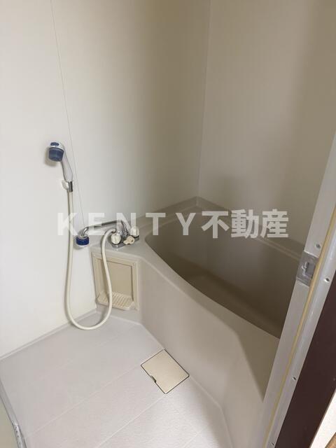 バス・シャワールーム　落ち着いた空間のお風呂です