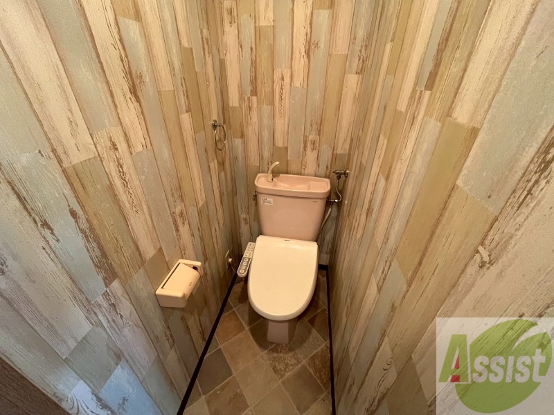 トイレ　トイレです。ウォシュレット付を探している方、おすすめです。