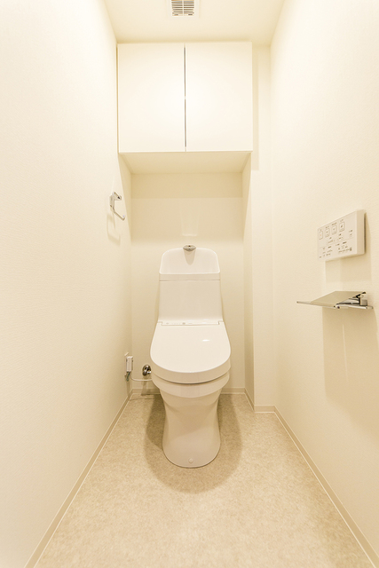 トイレ　※写真は同タイプ住戸です。