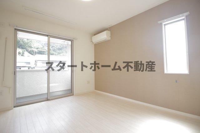居室・リビング　こちらのリビングで趣味の時間をお楽しみください