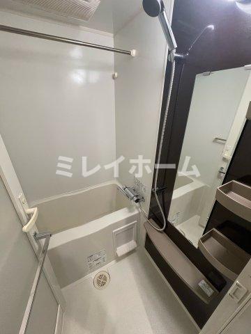 バス・シャワールーム　同建物内、別のお部屋の参考写真になります。