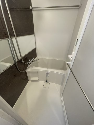 バス・シャワールーム　イメージとして同建物他部屋を表示しています