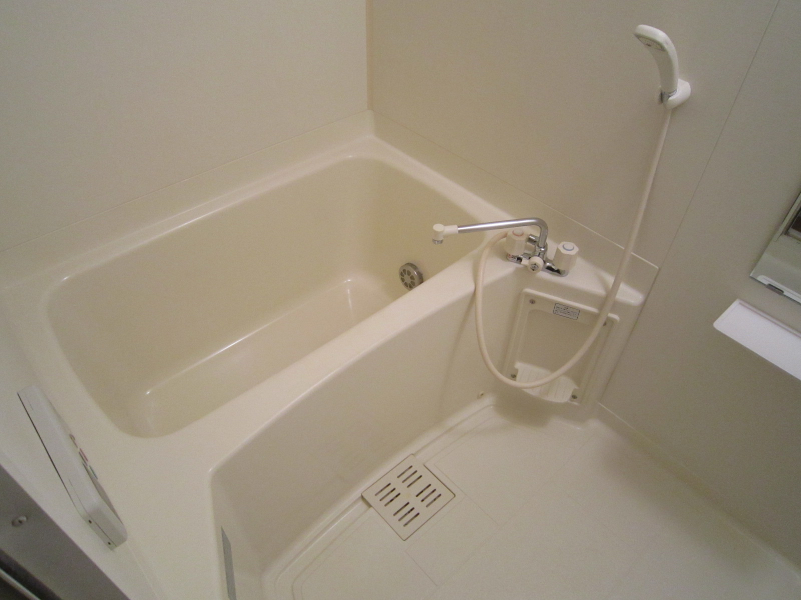 バス・シャワールーム　追焚機能付きバス