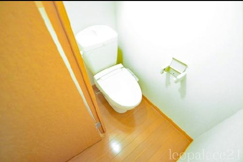 トイレ　備品や設備仕様は号室等により異なります現地をご確認下さい。