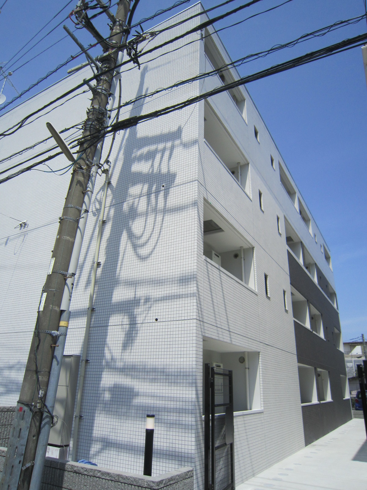 建物外観　平坦地のため、自転車や歩きでも移動しやすいです！