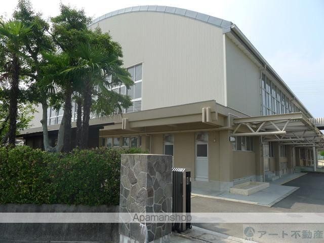 中学校　岡田中学校（中学校）まで2550m