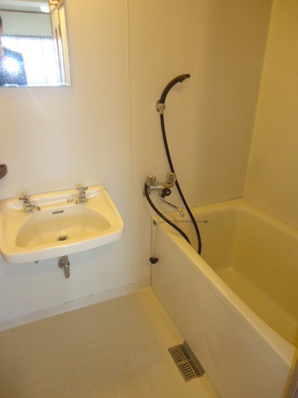バス・シャワールーム　※別号室の写真です。