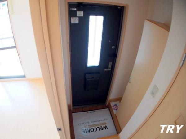 玄関　下駄箱付です。