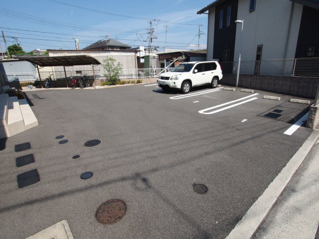 【ハピネス泉ヶ丘の駐車場】