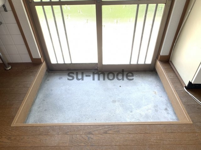 玄関　写真は別部屋