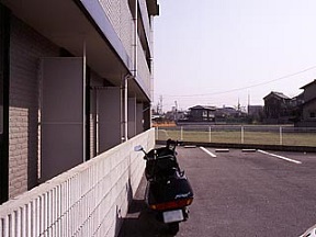 駐車場　駐車場