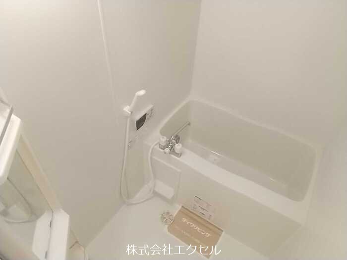 バス・シャワールーム　浴室換気乾燥機付きです。