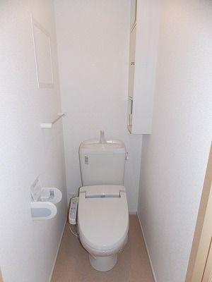 【アトラクティブ　ハウスのトイレ】
